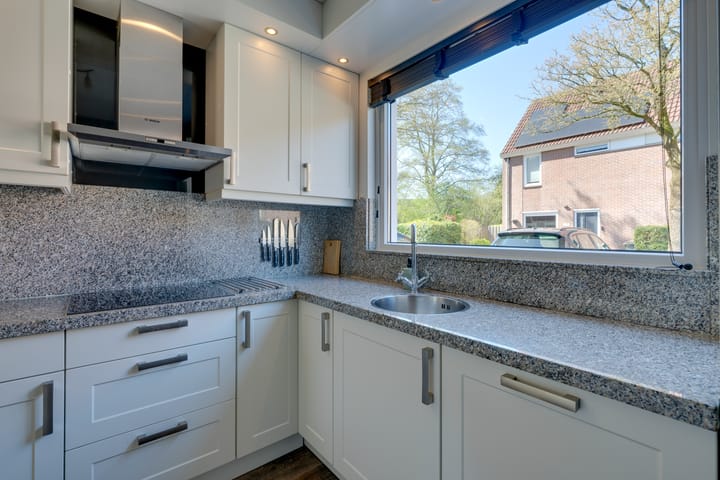 Foto 11 van Kamillestraat 1