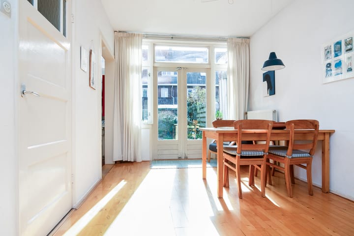 Foto 14 van Van der Helststraat 17