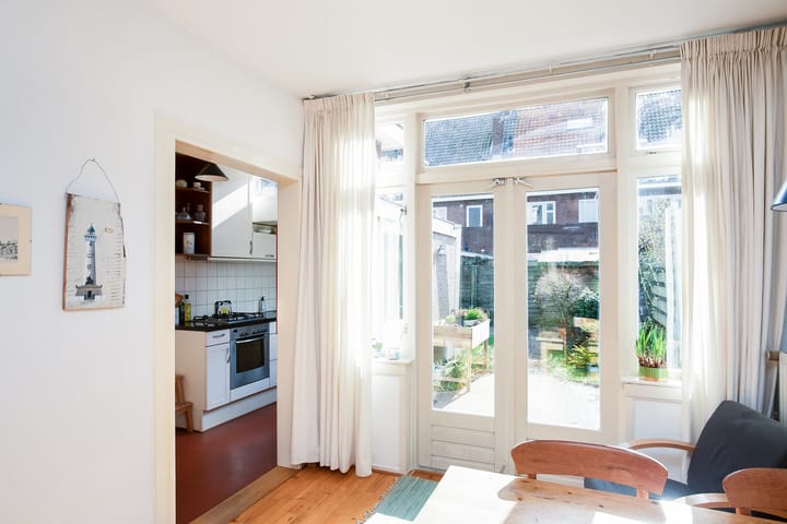 Foto 16 van Van der Helststraat 17