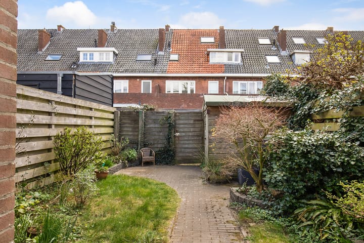 Foto 37 van Van der Helststraat 17