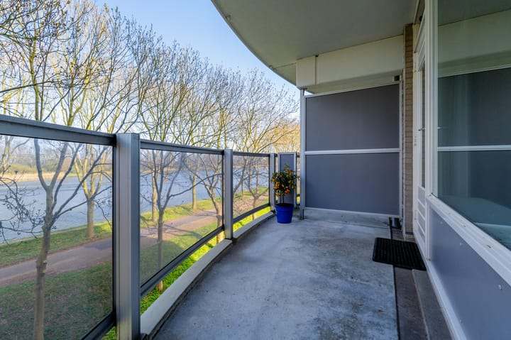 Photo 11 of Zeezigt 152