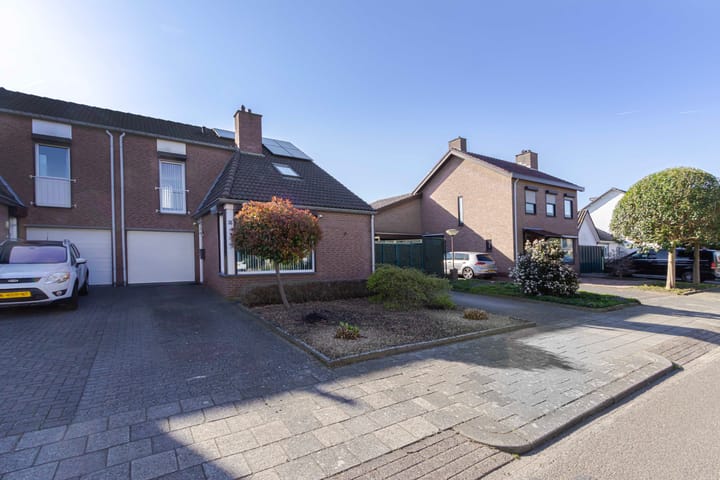 Foto 1 van Burchtstraat 36