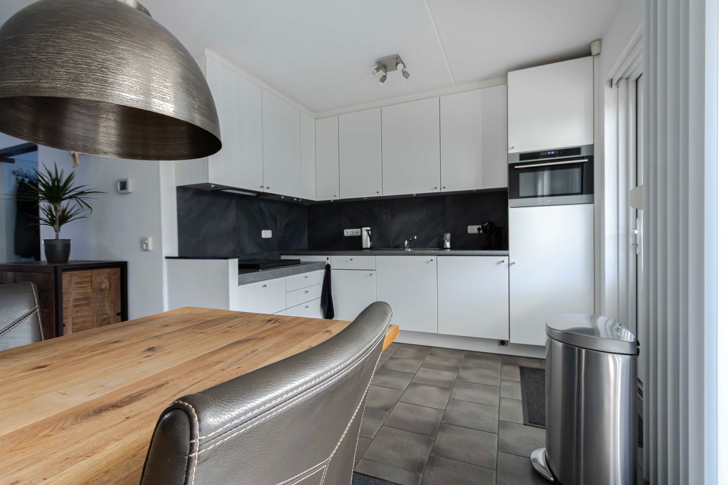 Photo 14 of Burchtstraat 36