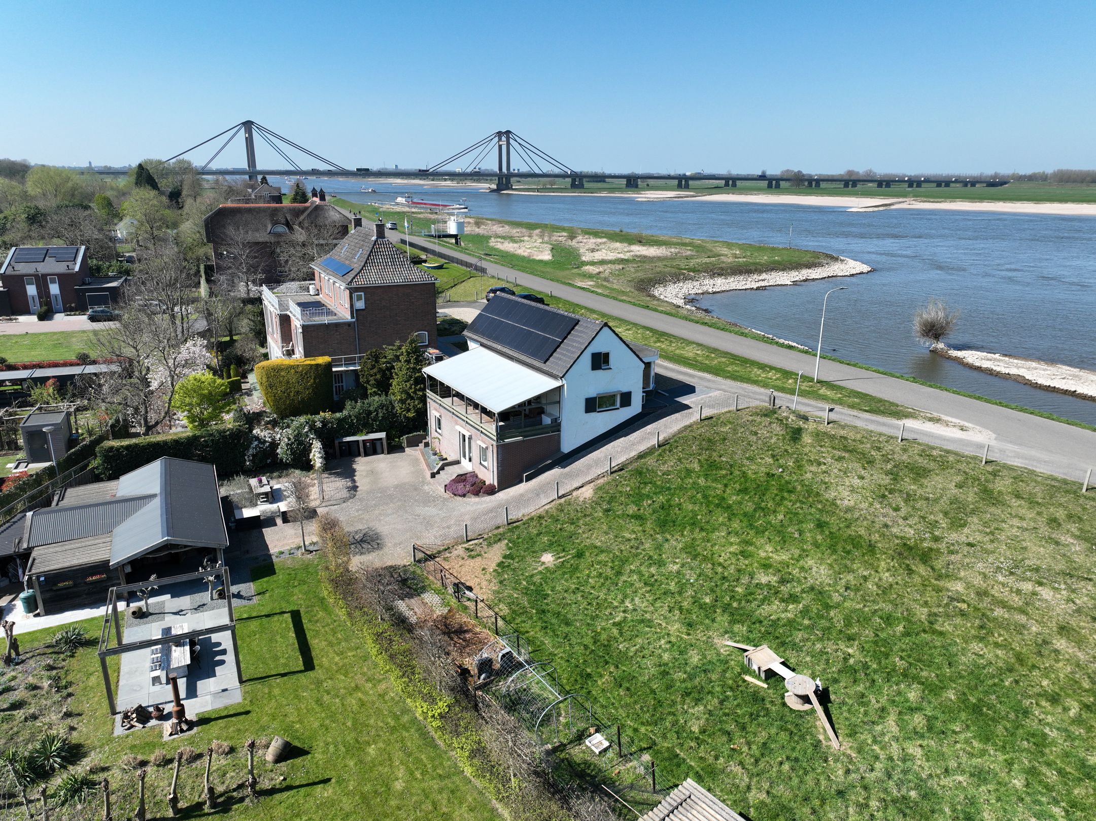 Foto 42 van Waalbandijk 77