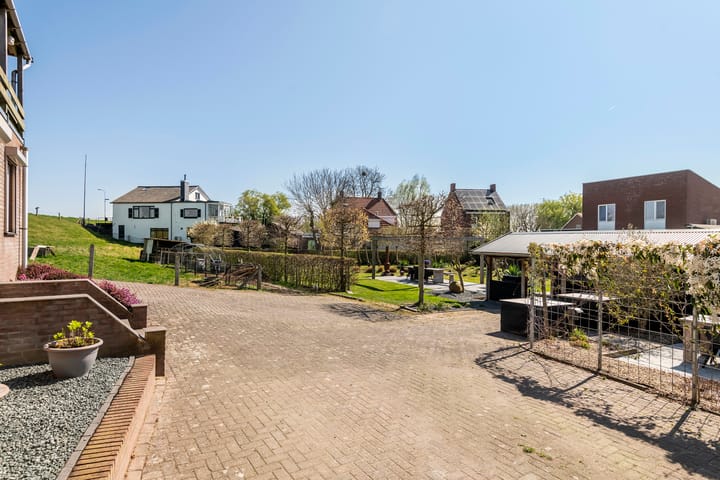 Foto 66 van Waalbandijk 77