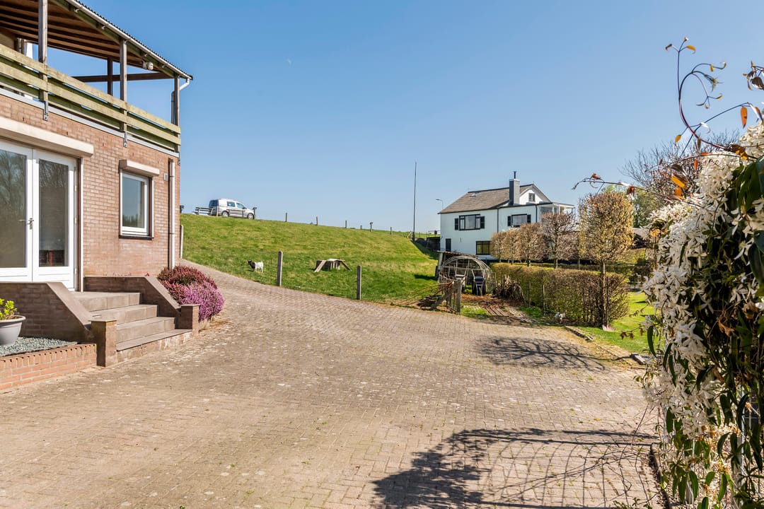 Foto 67 van Waalbandijk 77