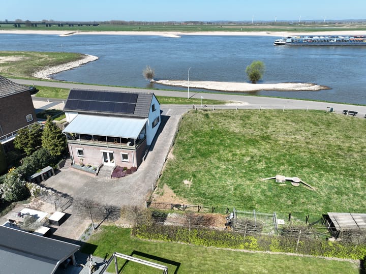 Foto 78 van Waalbandijk 77