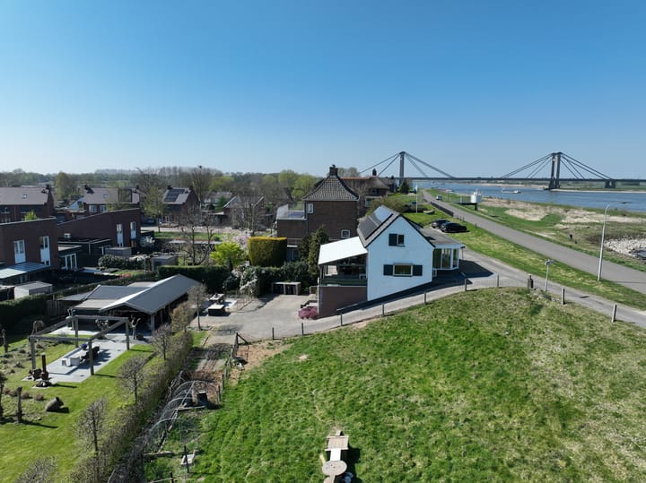 Foto 79 van Waalbandijk 77