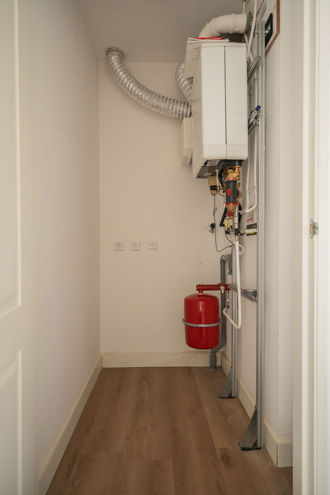 Foto 38 van Badhuisweg 13-E