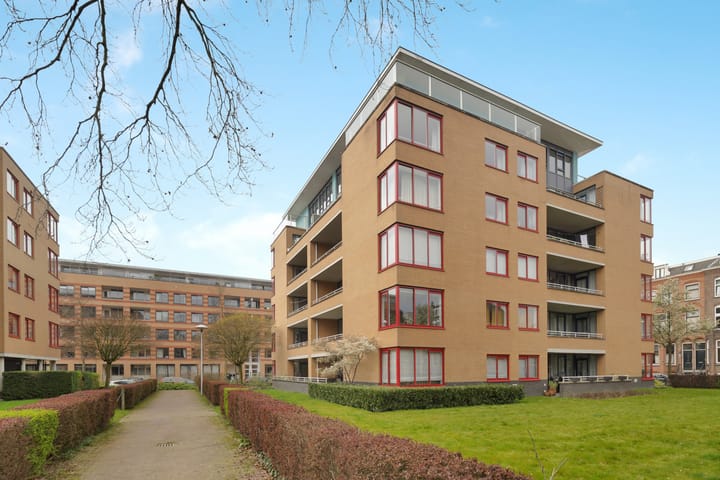 Photo 42 of Hartingstraat 132