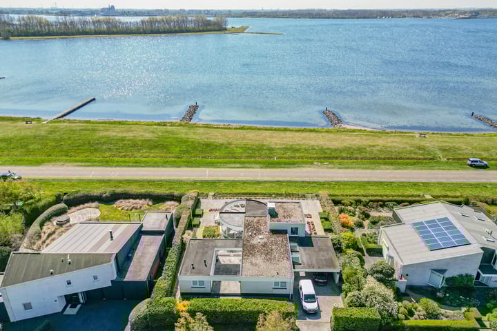 Foto 2 van Dennenlaan 22.