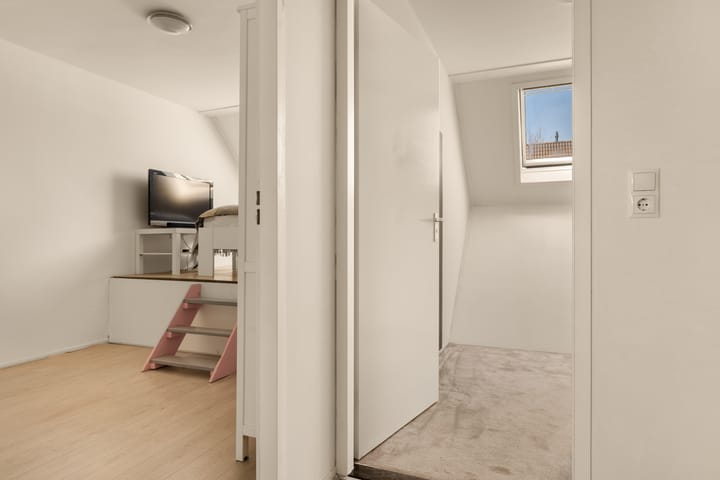 Photo 19 of Roekenbos 185