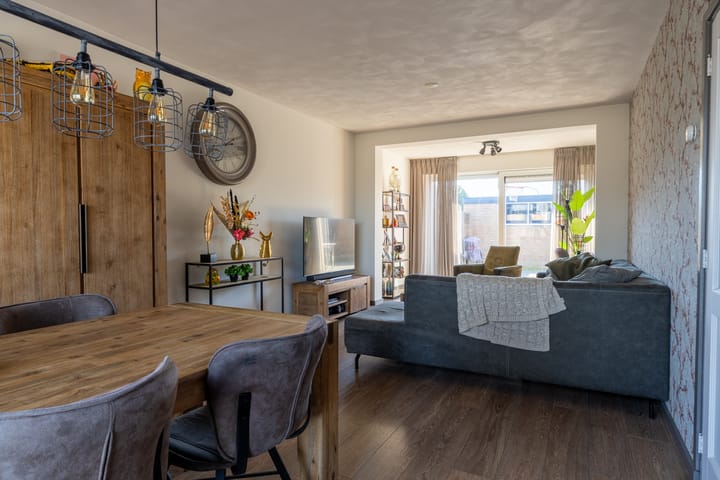 Foto 16 van Lindenheuvel 12