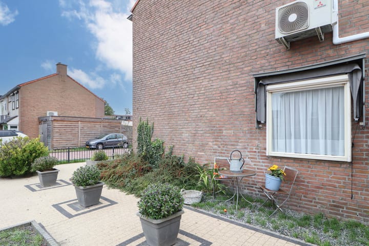 Foto 35 van Floris van Dijckstraat 13