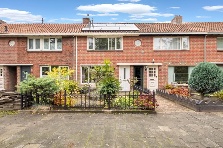 Foto 1 van Sint Theresiastraat 47