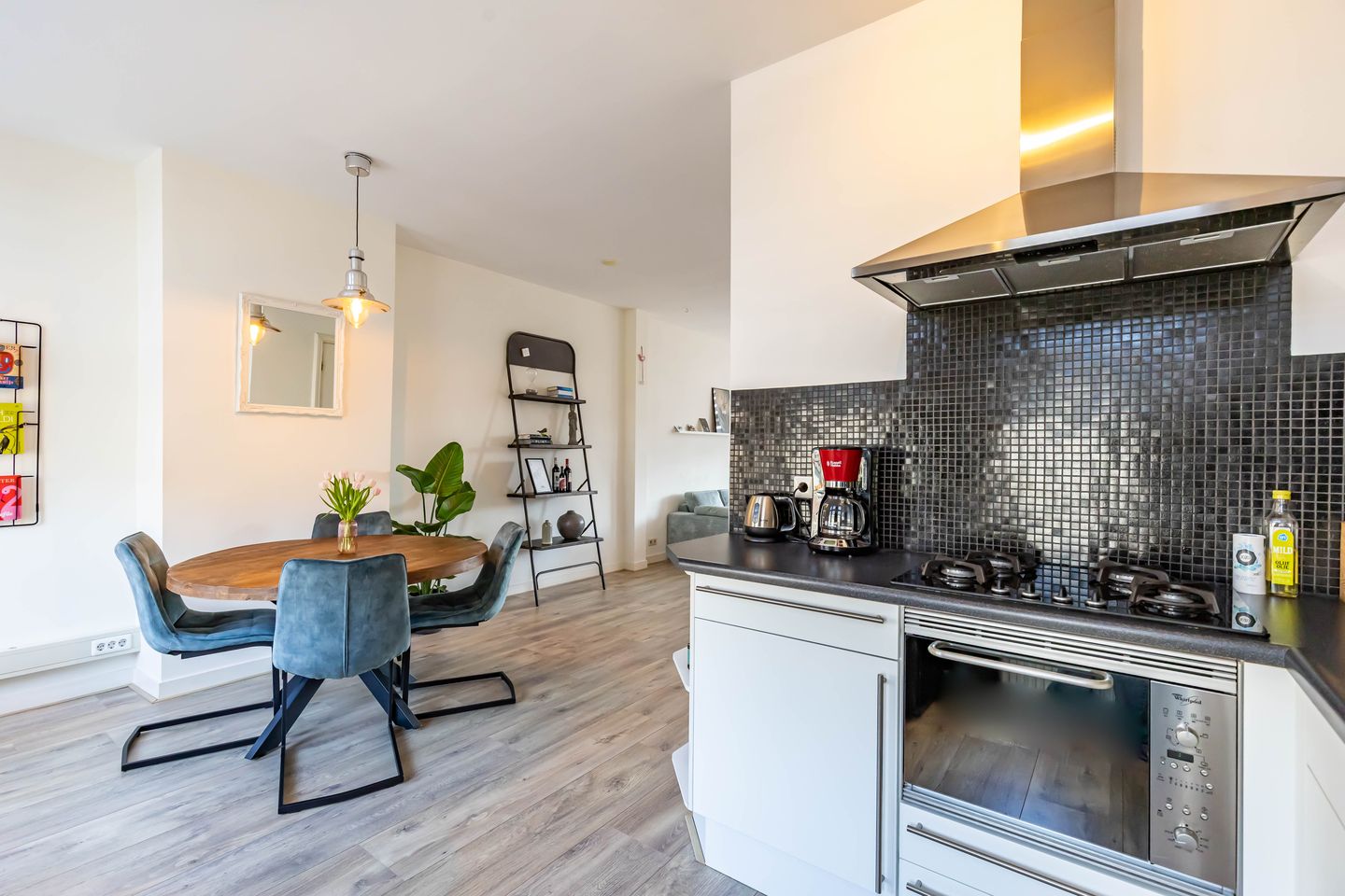 Foto 14 van Helper Weststraat 16-A