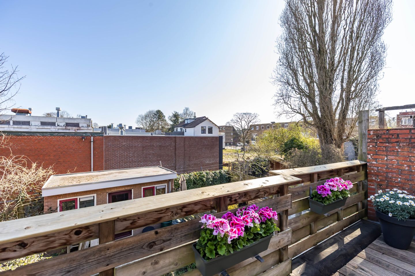 Foto 19 van Helper Weststraat 16-A