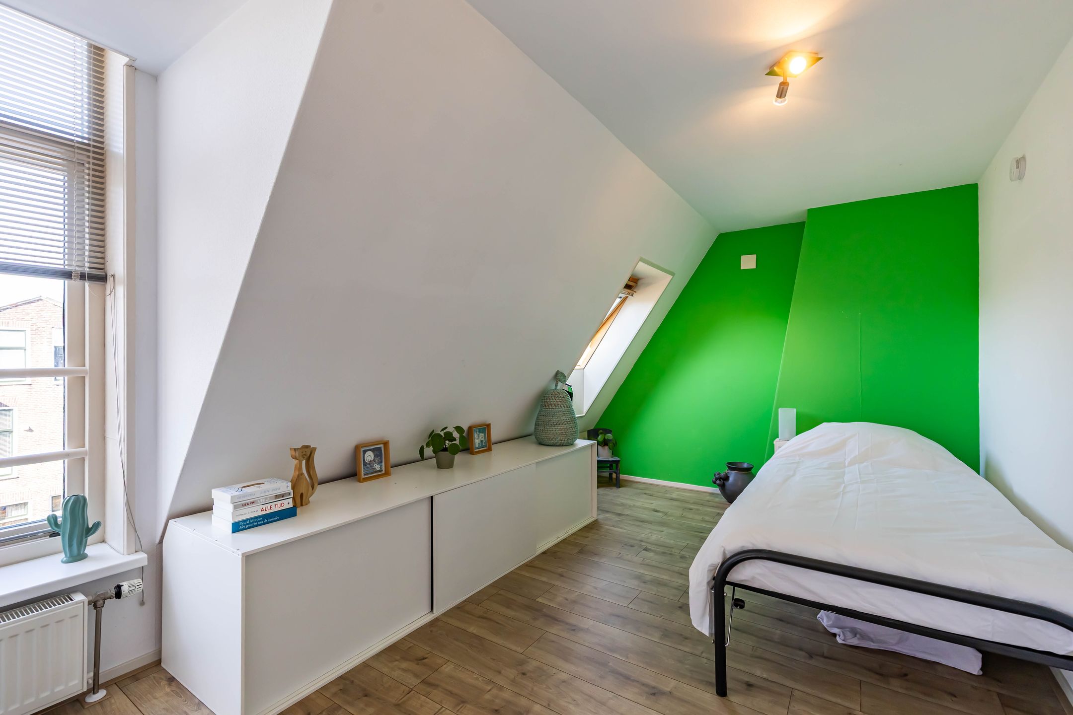 Foto 24 van Helper Weststraat 16-A