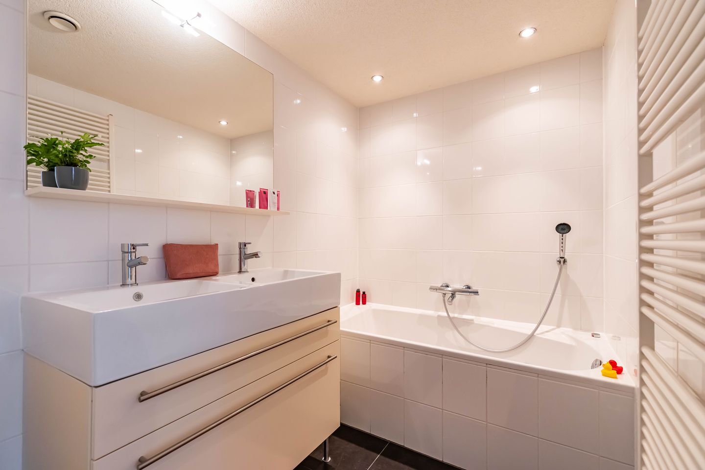 Foto 29 van Helper Weststraat 16-A