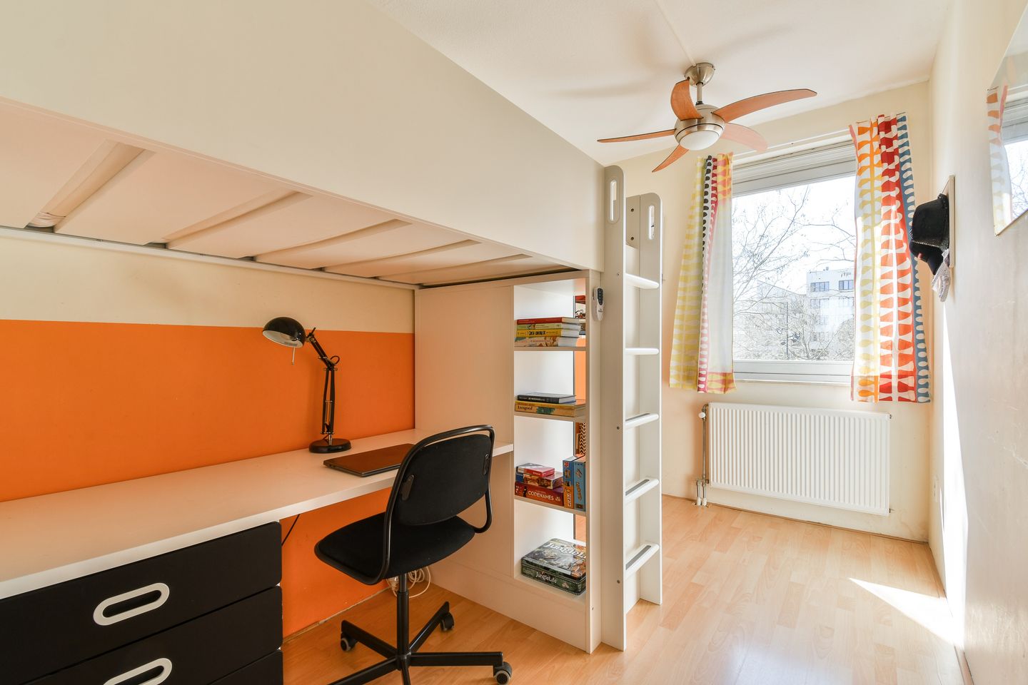 Foto 25 van Joris Ivensplein 11