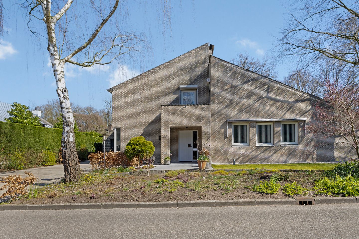 Foto 1 van Van Houtenstraat 39