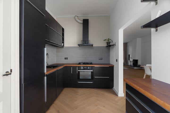 Photo 14 of Koninginneweg 143-3