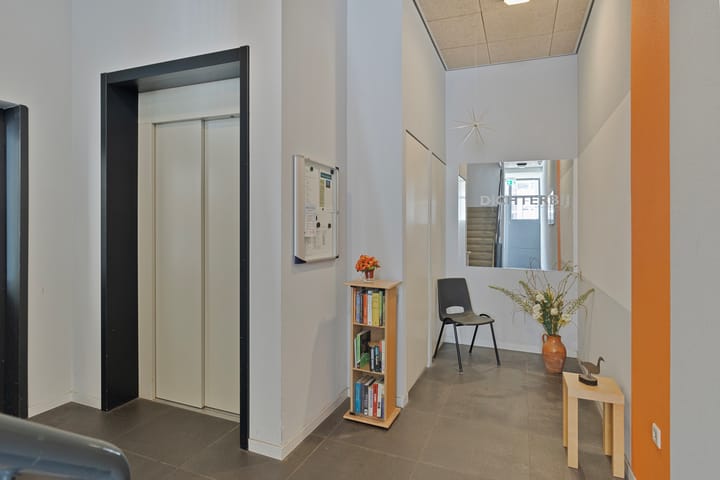 Foto 8 van van Berchenstraat 11-B