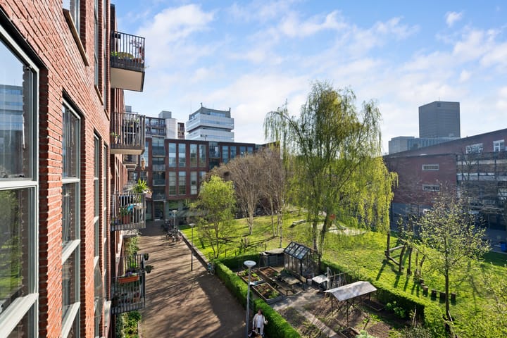 Photo 24 of Zuster Hennekeplein 11