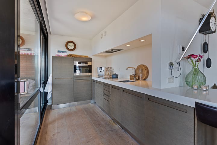 Photo 19 of Avenue Ceramique 23-K