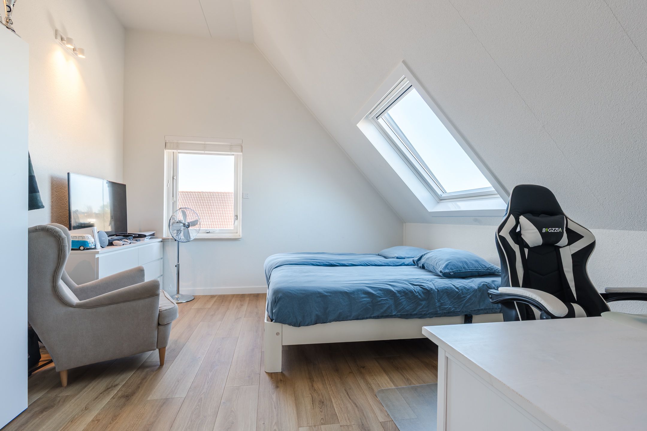 Foto 33 van Kamperfoelie 48