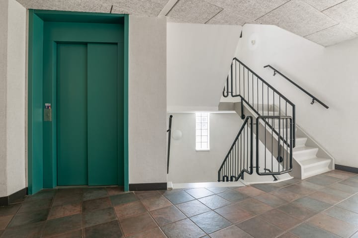 Foto 9 van K R Poststraat 2-102