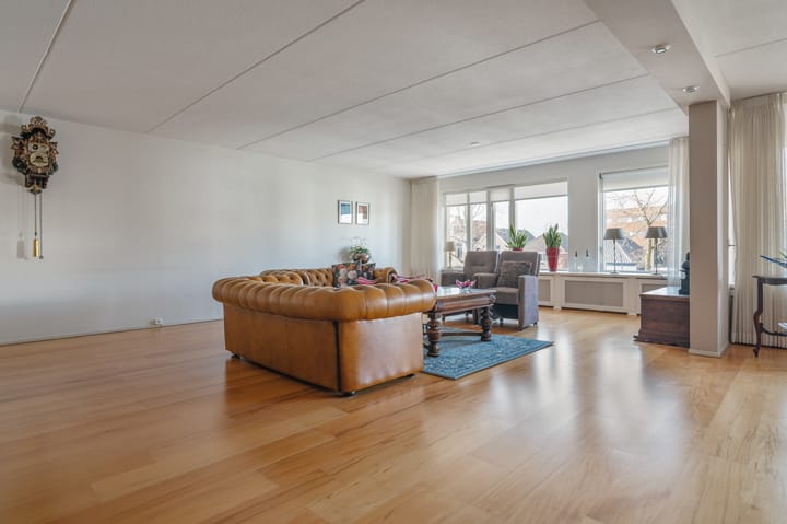 Foto 19 van K R Poststraat 2-102