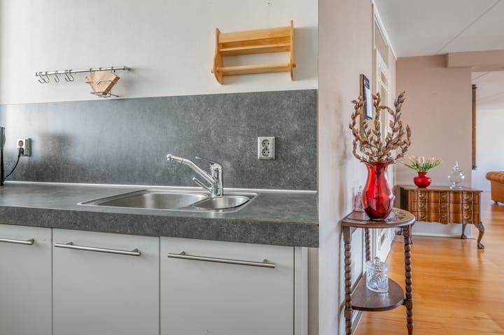 Foto 35 van K R Poststraat 2-102