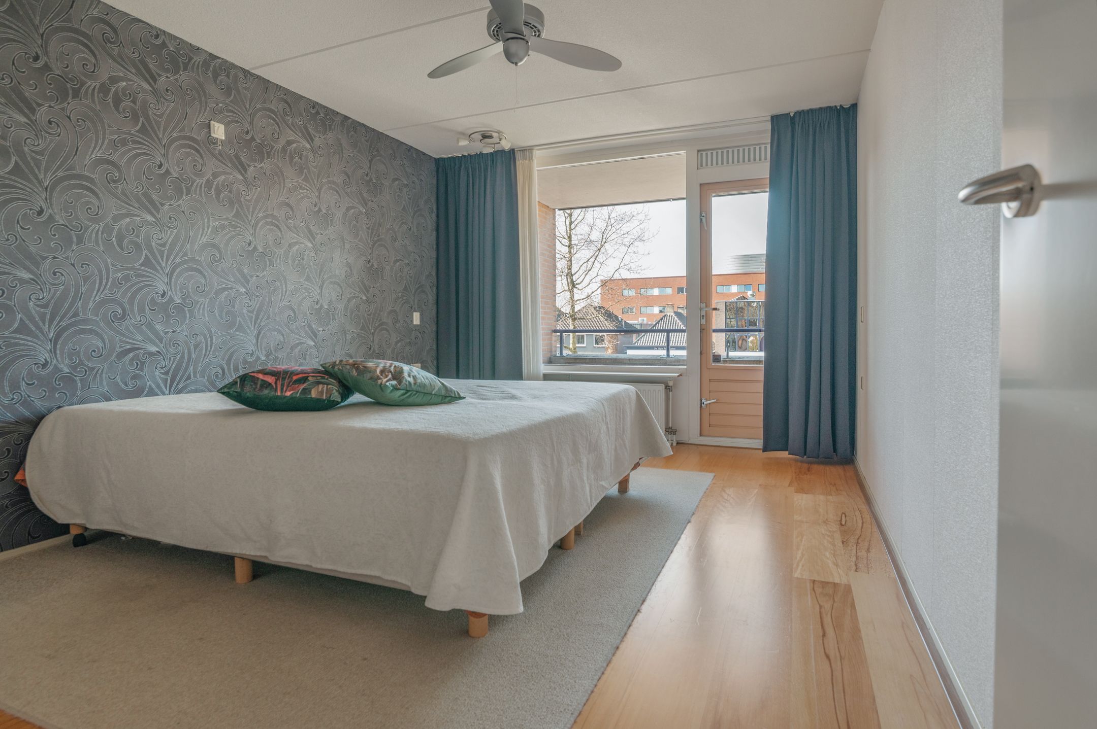 Foto 39 van K R Poststraat 2-102