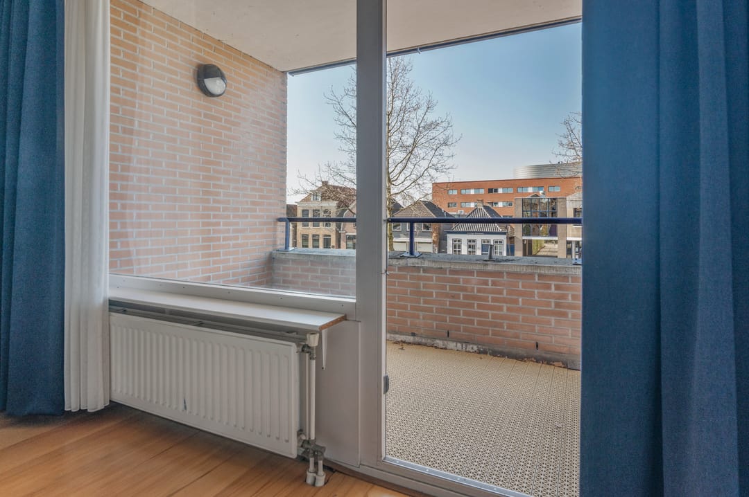 Foto 41 van K R Poststraat 2-102