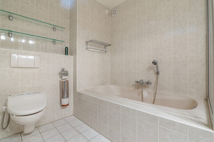 Foto 46 van K R Poststraat 2-102