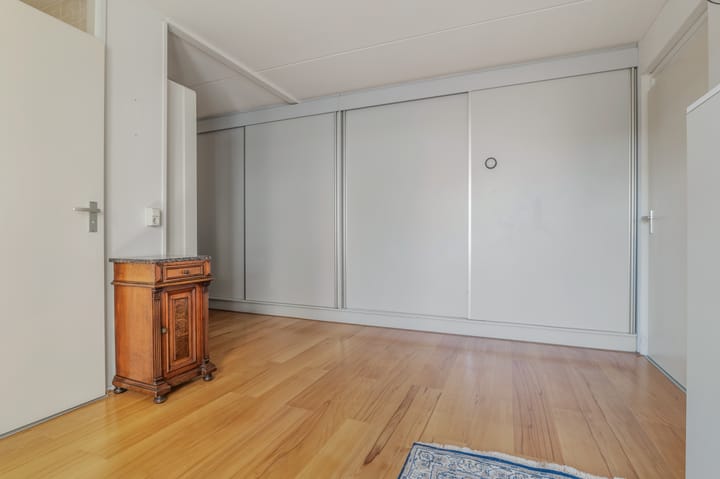 Foto 52 van K R Poststraat 2-102