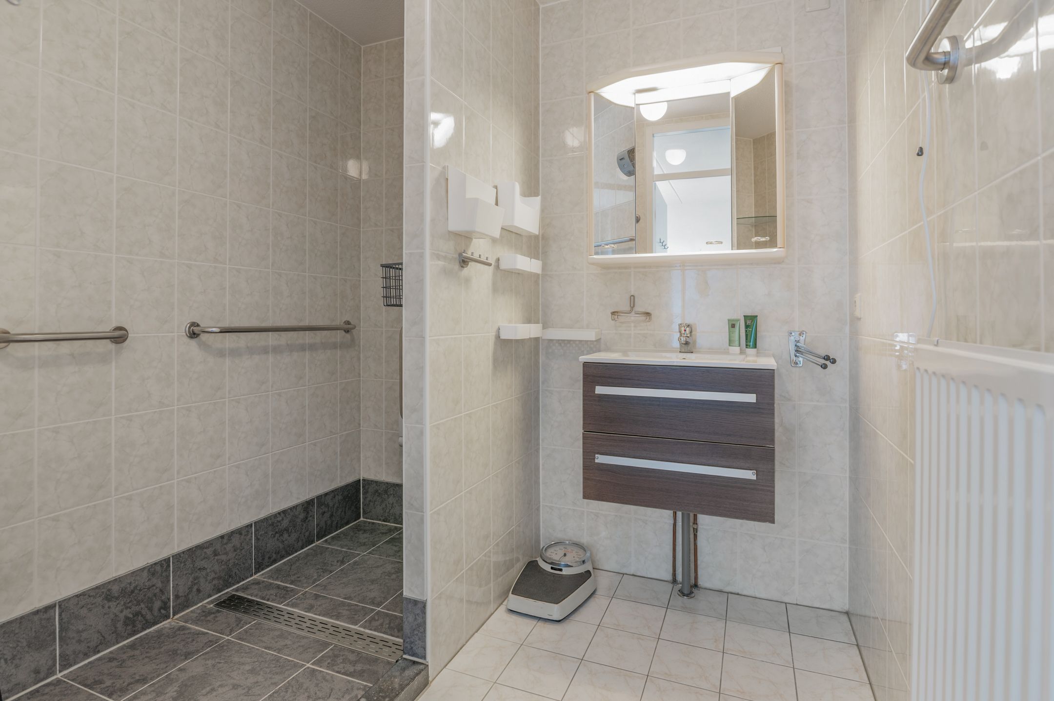 Foto 54 van K R Poststraat 2-102