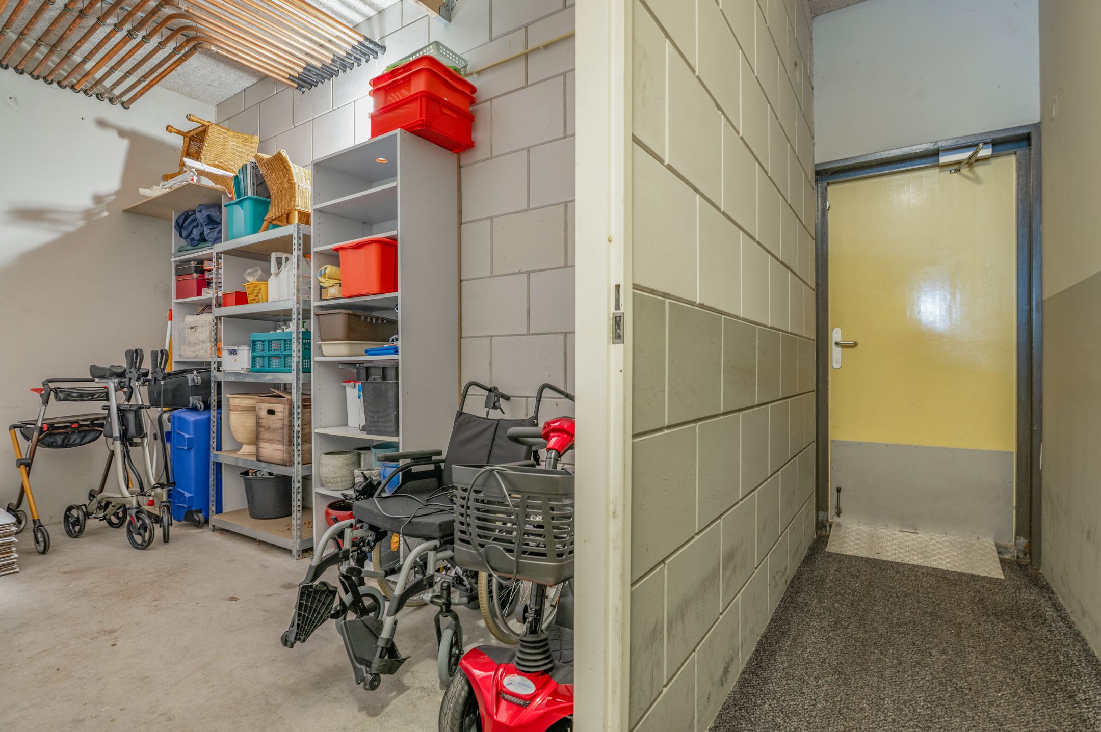 Foto 57 van K R Poststraat 2-102