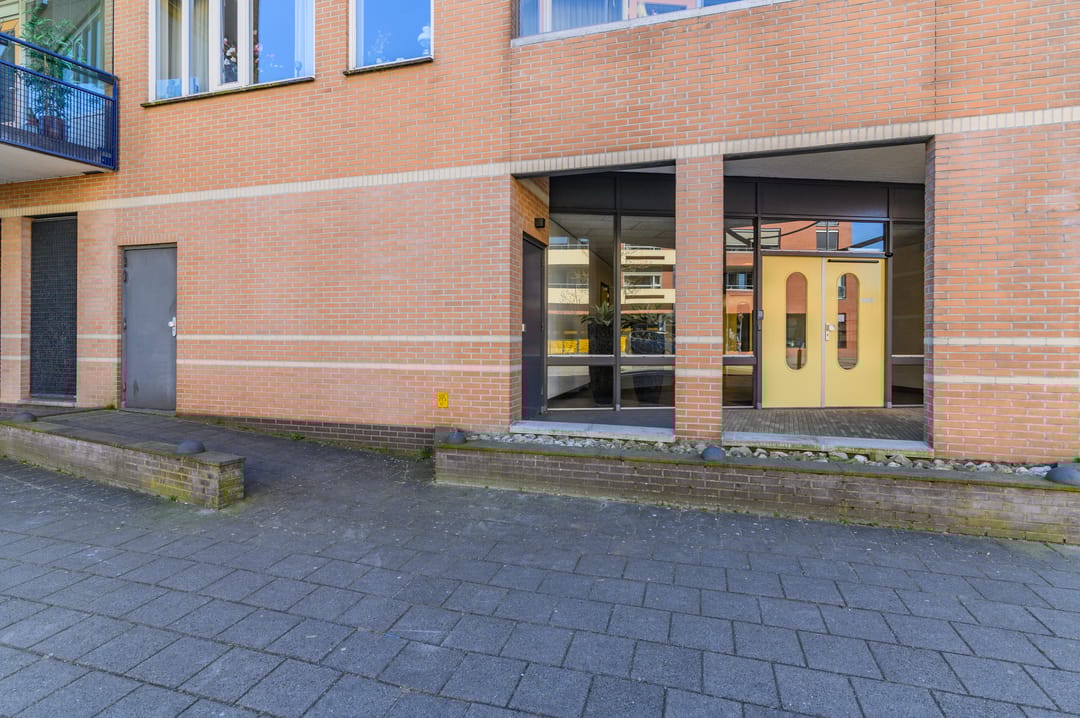 Foto 58 van K R Poststraat 2-102