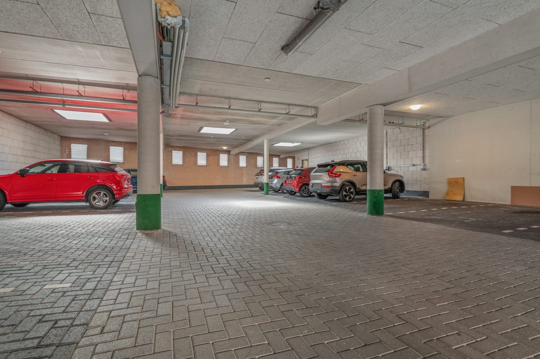 Foto 61 van K R Poststraat 2-102