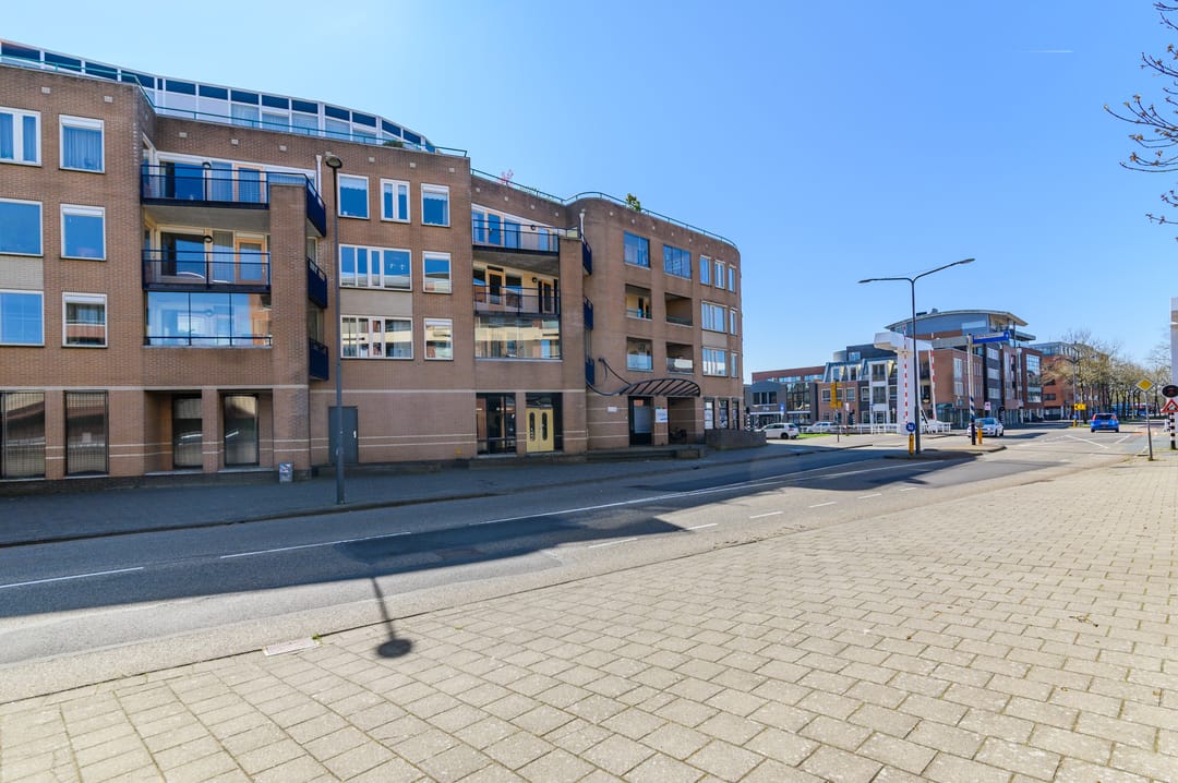 Foto 68 van K R Poststraat 2-102