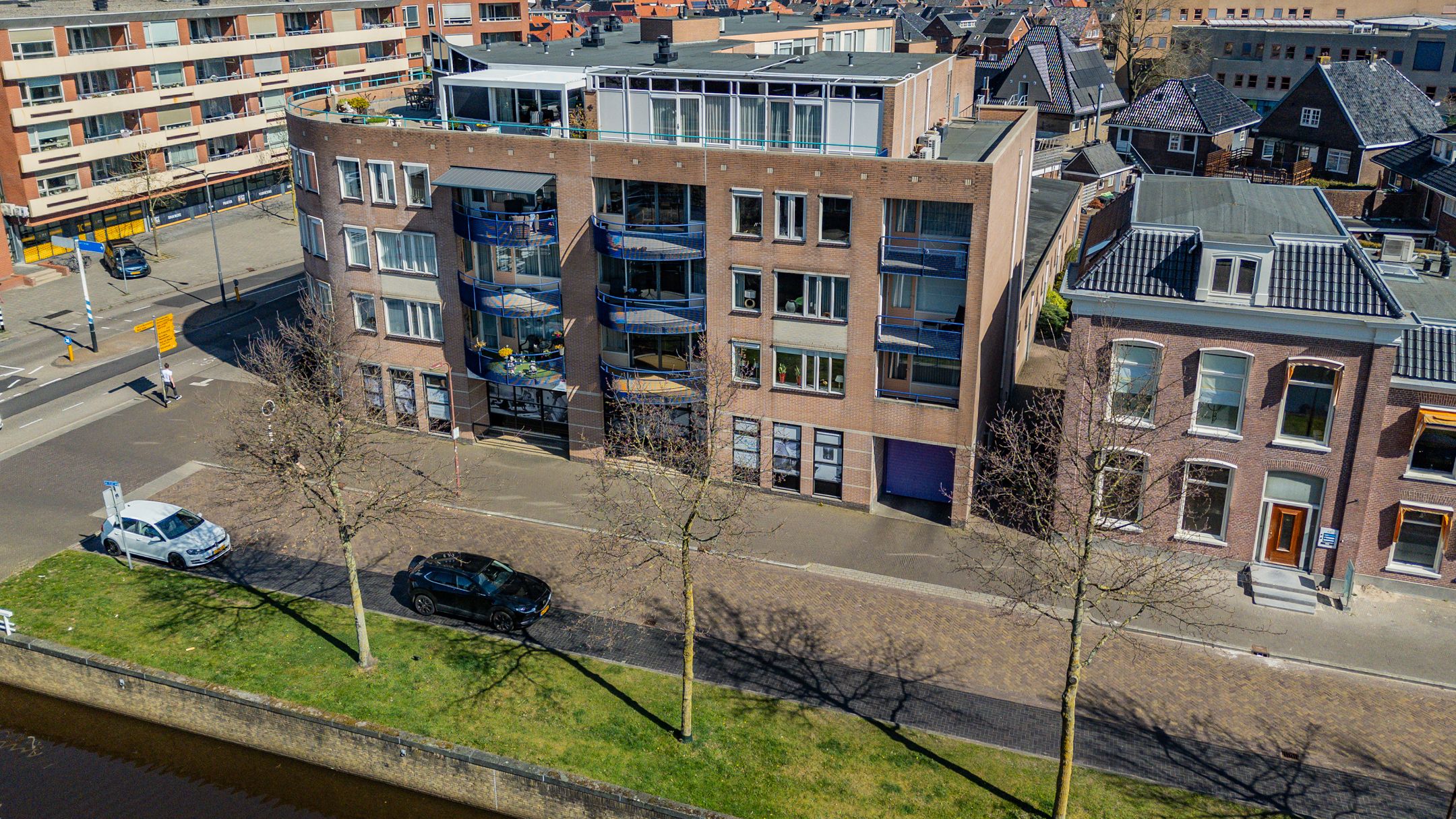 Foto 72 van K R Poststraat 2-102