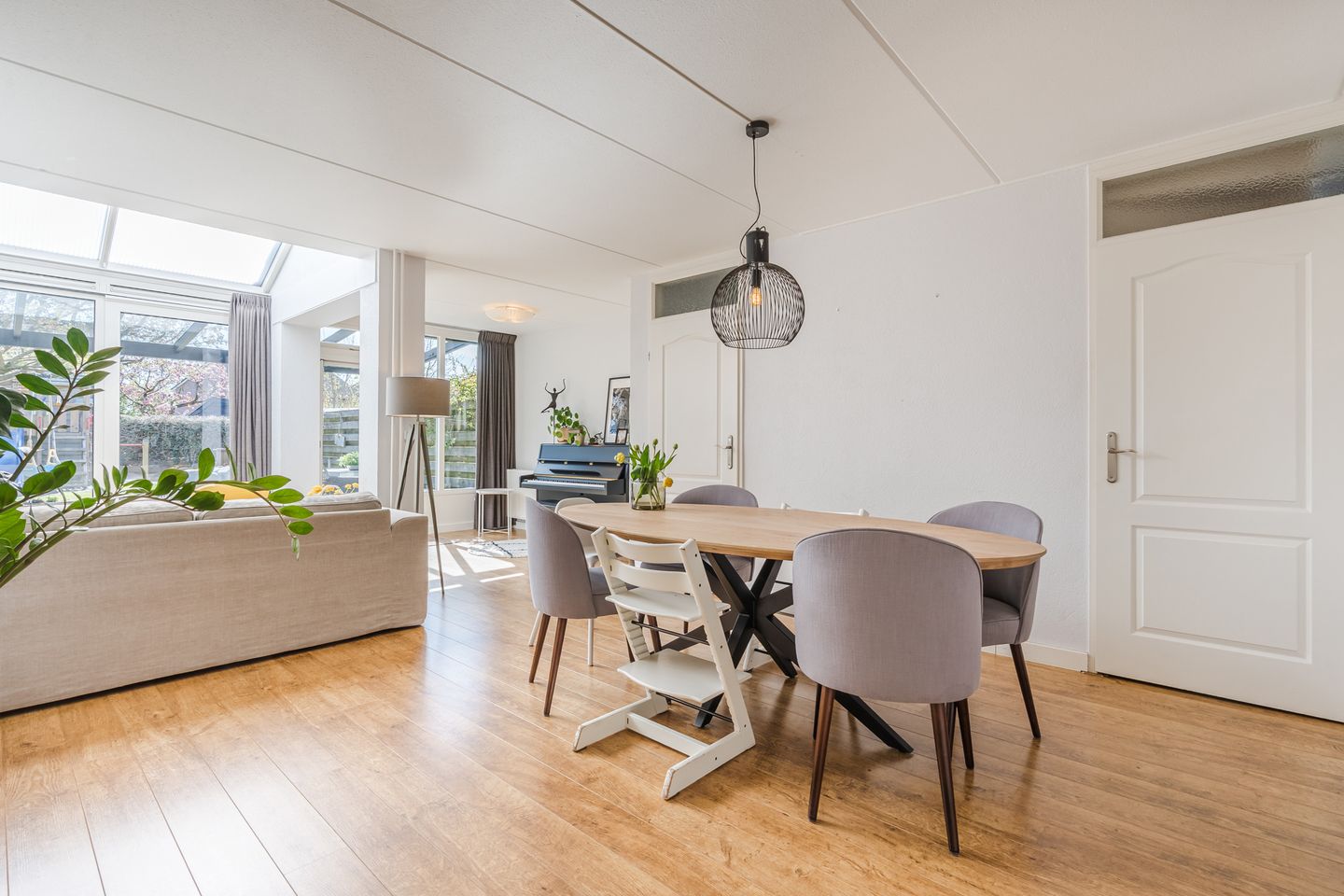 Foto 10 van Weegbree 55