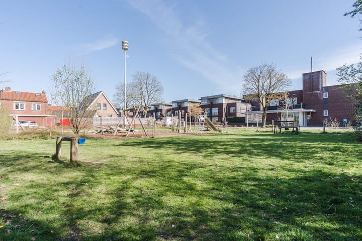 Foto 44 van Weegbree 55