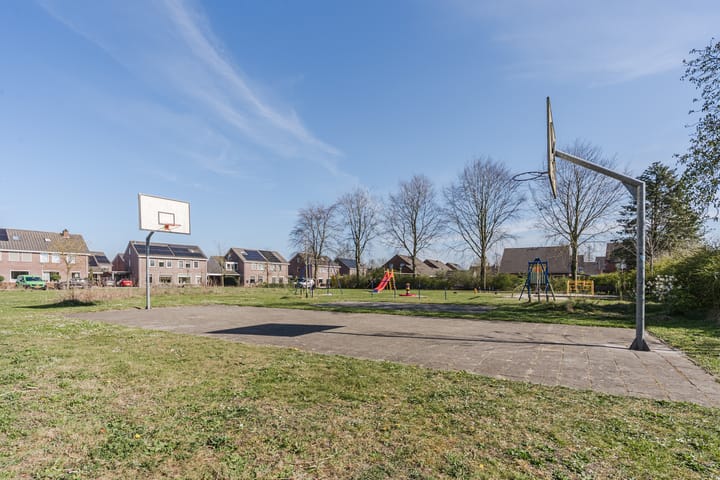 Foto 46 van Weegbree 55