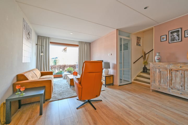 Foto 5 van Zwanebloem 66