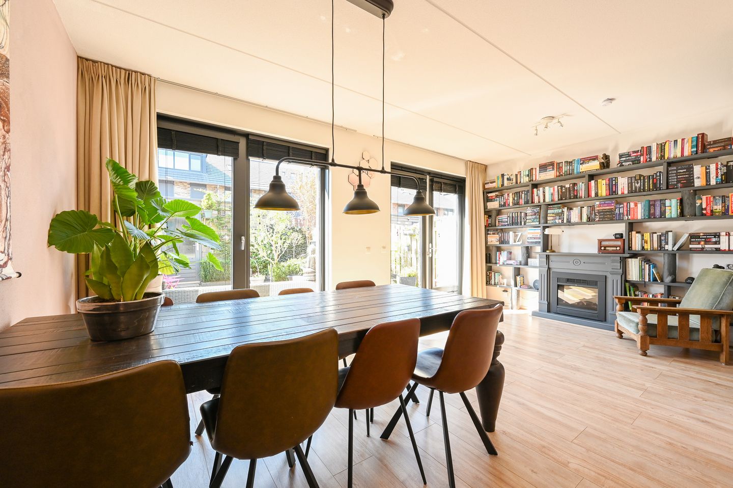 Foto 14 van Zwanebloem 66