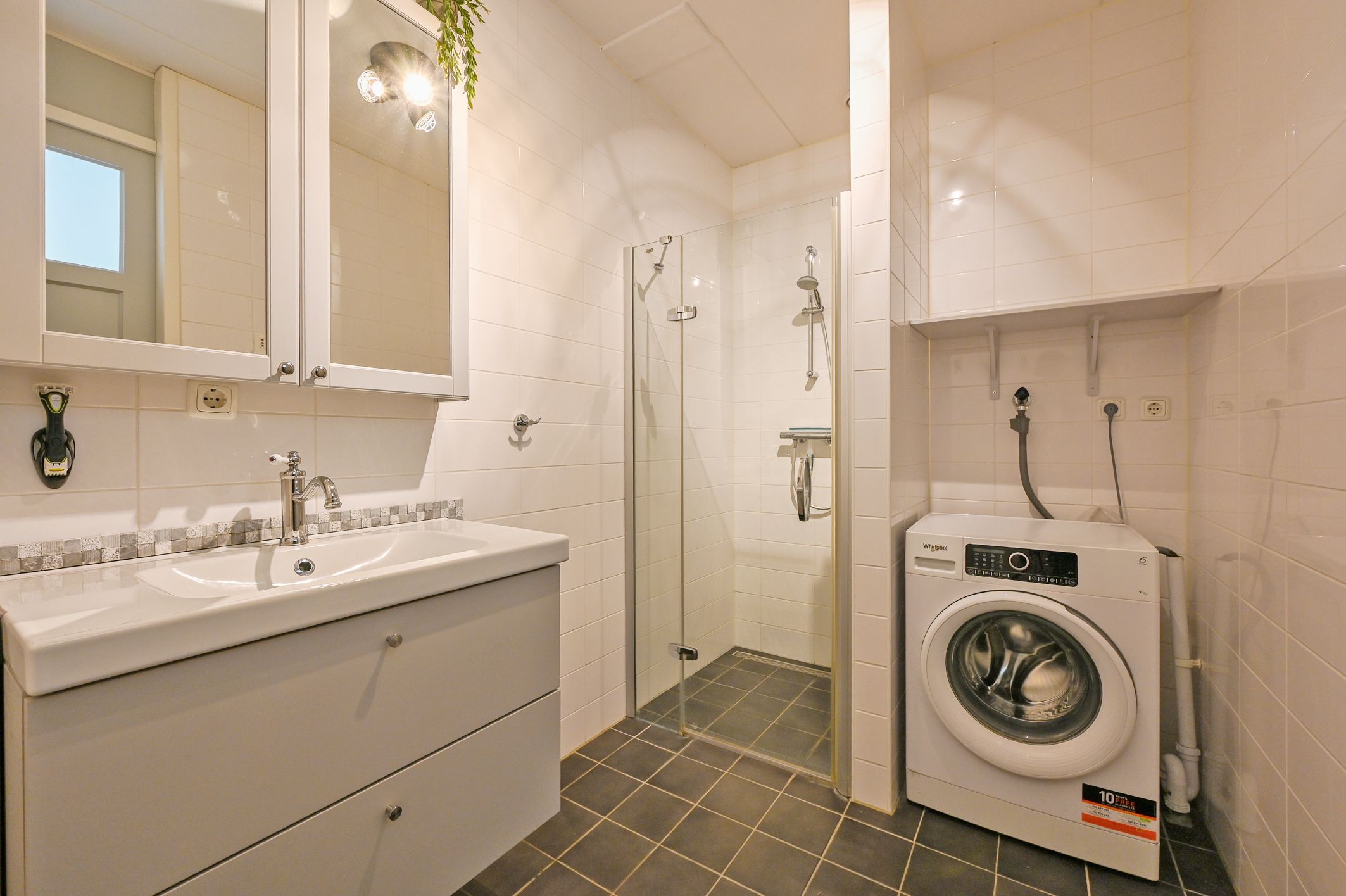 Foto 15 van Zwanebloem 66