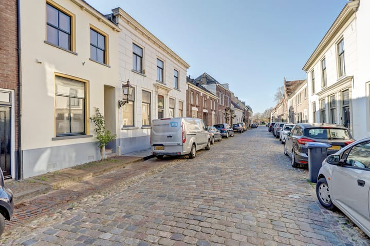 Foto 6 van Rodeheldenstraat 5